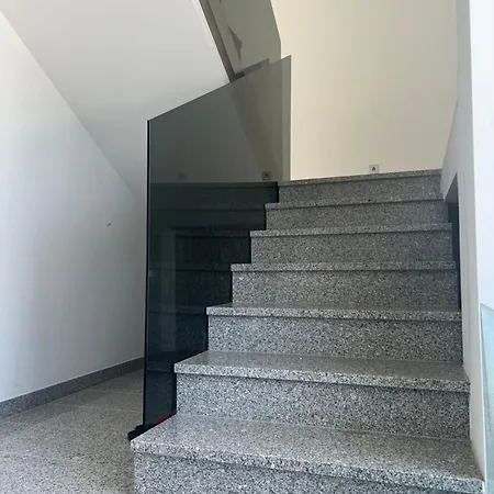 Haus-villa Moderne In Wallersdorf-haidlfing * Wallersdorf