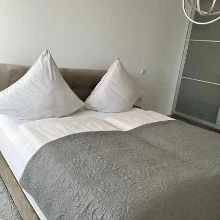 Haus-Villa 2-Zimmer Moderne Ferienwohnung In Wallersdorf-Haidlfing Villa