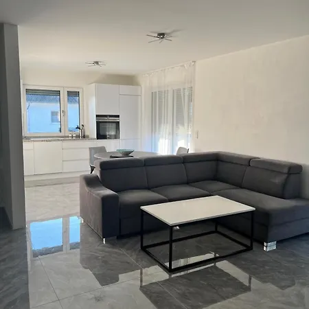 Villa Haus-Villa 2-Zimmer Moderne Ferienwohnung In Wallersdorf-Haidlfing *